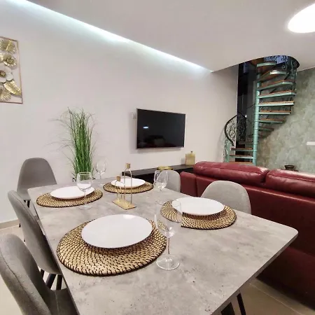 בית נופש Bungalo Santa Ana *