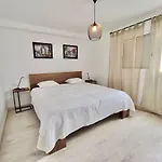 Bungalo Santa Ana