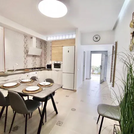 Bungalo Santa Ana بيت للعطل *